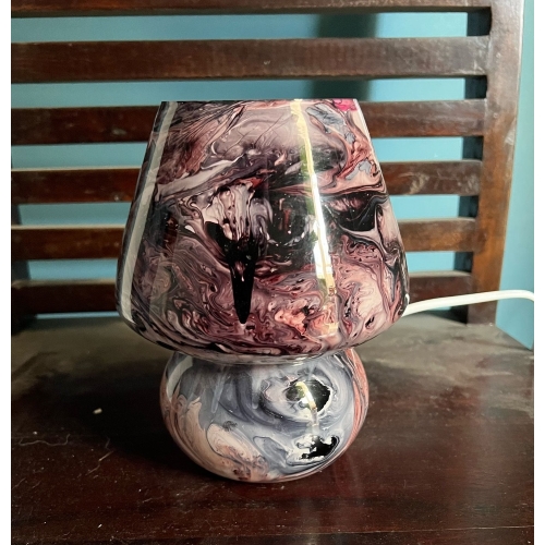 Lampada da tavolo in vetro dipinta Marmo h. 17 cm.