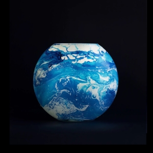Lampada da tavolo in vetro dipinta Ocean h. 23 cm.